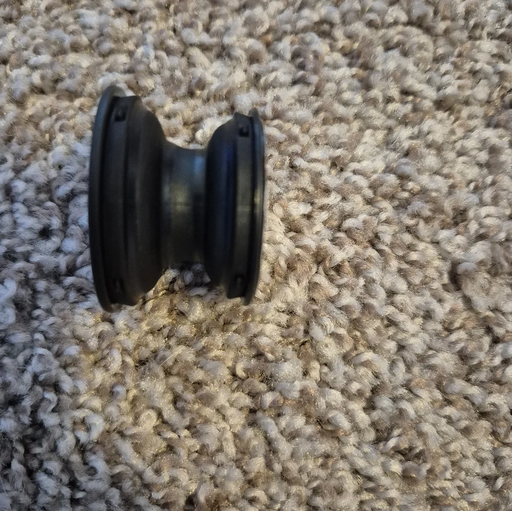 NIB 4 cell phone popsocke